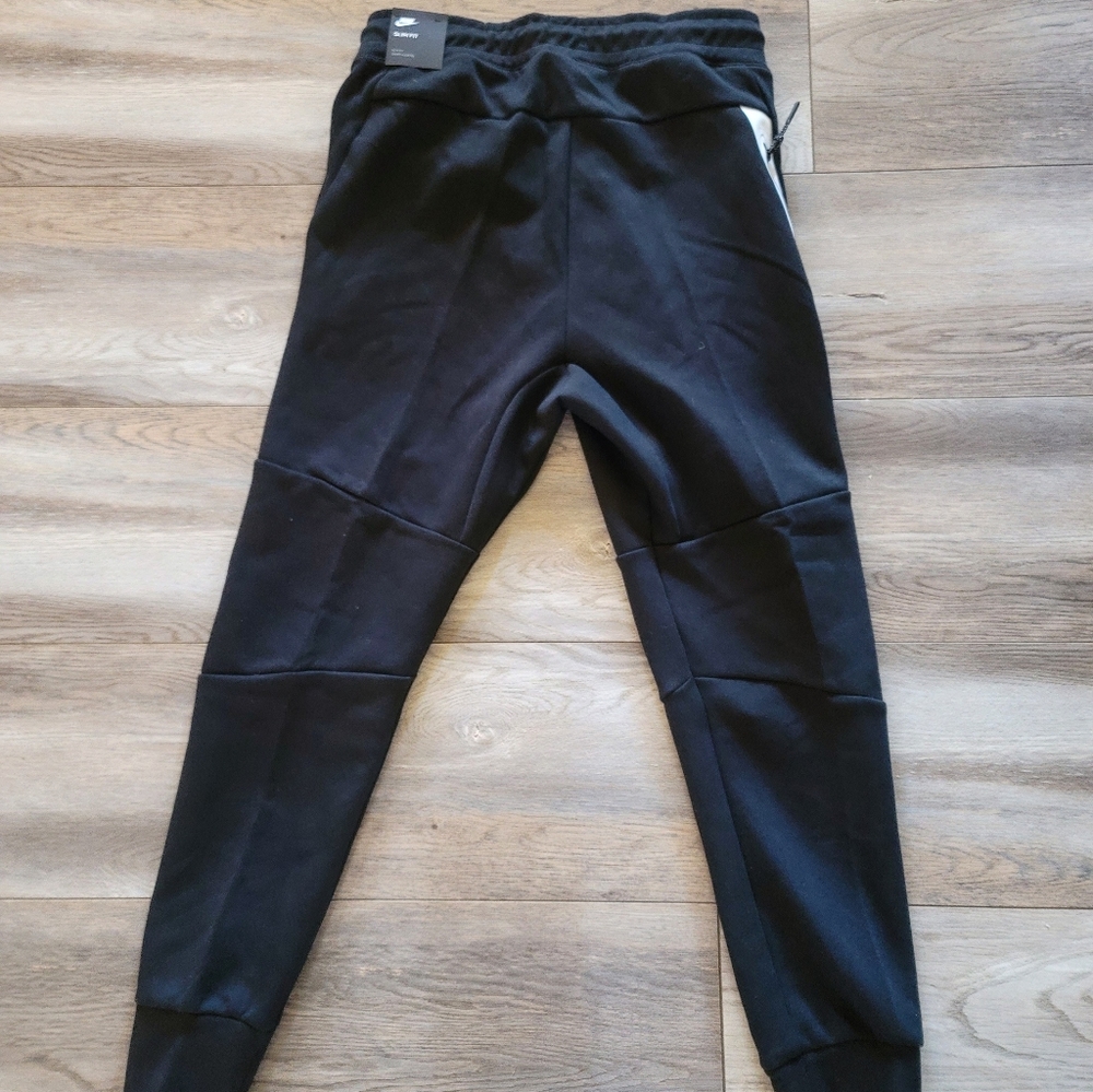 NWT nike big kids tech fleece joggers black - Picture 2 of 7
